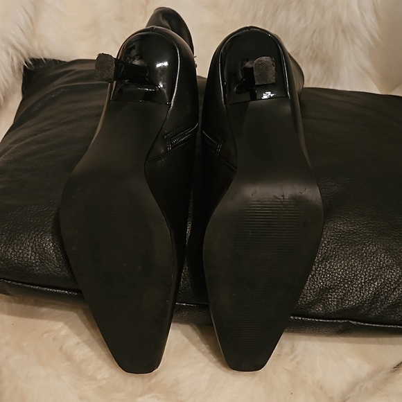 Boots - Picture 2 of 3